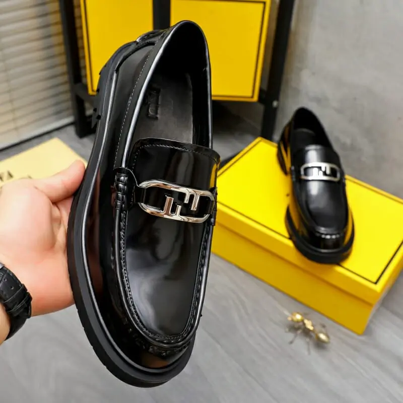 fendi cuir chaussures pour homme s_12209713